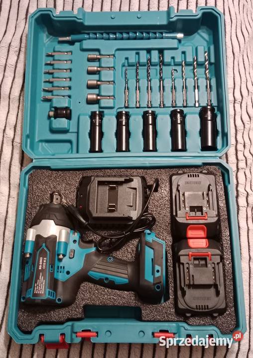 Klucz udarowy z akcesoriami