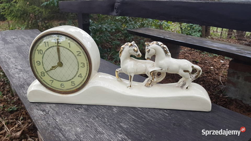 Stary porcelanowy mechaniczny zegar