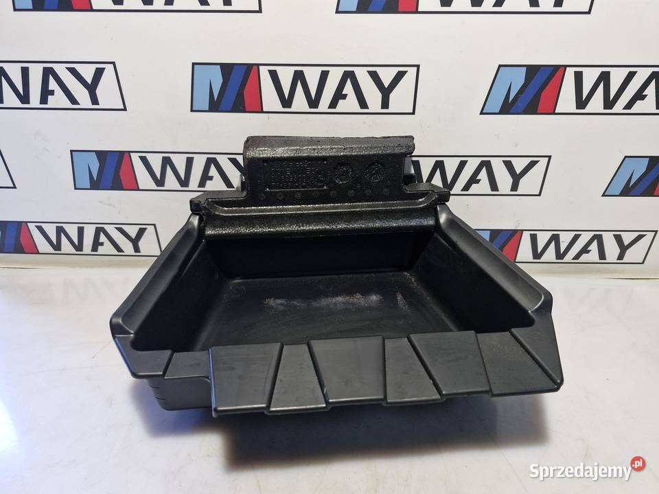 7451292 BMW G20 SCHOWEK WNĘKA BAGAŻNIKA PRAWY