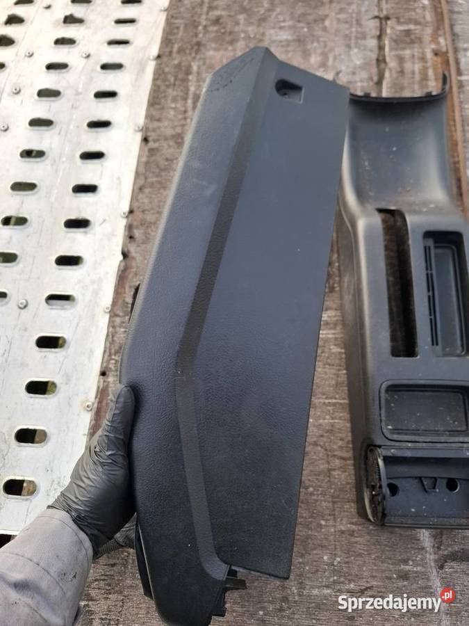 Tunel środkowy uchwyt na napoje popielniczka VW Przyborów