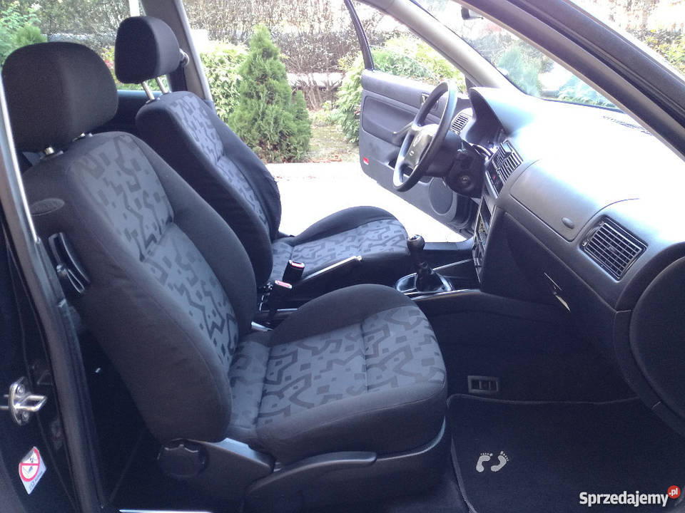 Volkswagen Golf 4 14 Benzyna Czarny Klima elektrochrom. lusterko wst. Zamość