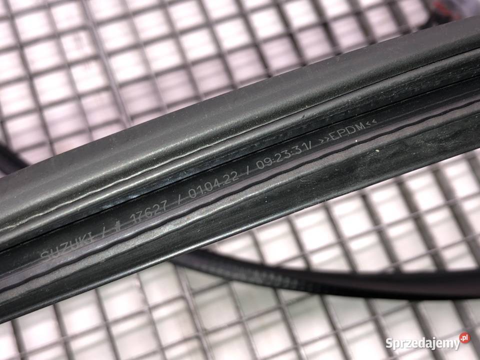 USZCZELKA DRZWI PRZÓD PRAWA SUZUKI SX4 SUV osobowe