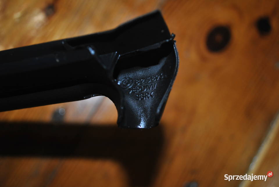 Uszczelka komory sterowników pod maską LEWA osobowe Poręba