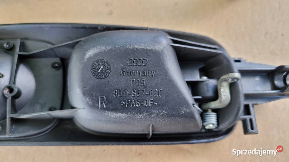 Klamka wewnętrzna PP Audi A4 B5 8D0 837 020 kpl Piaski