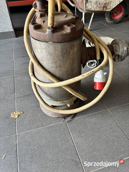 Pompa kopalniana z wężami Rybnik