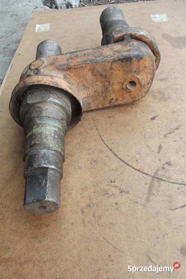 Oś wykorbiona koła napinającego DT 75 BŁOTNIAK nieuszkodzony Części zamienne