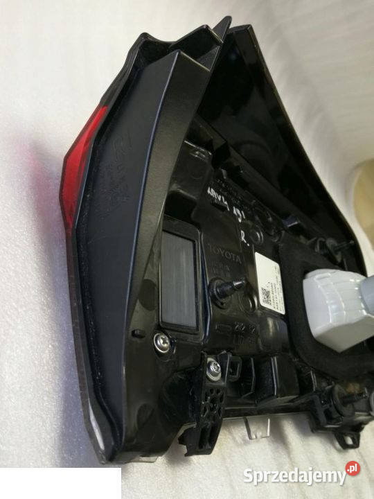 TOYOTA RAV4 RAV4 2019 LAMPA TYŁ TYLNA PRAWA Kozubszczyzna sprzedam