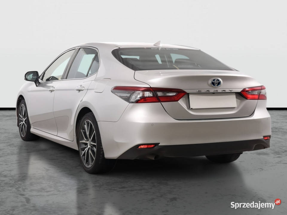 Toyota Camry 25 Hybrid asystent pasa ruchu