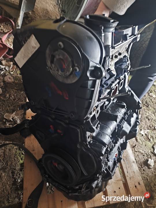 Słupek silnik audi a4b8 A4 Łownica