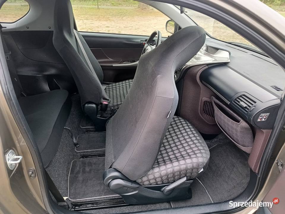 Toyota IQ 10 benzyna z klimatyzacją Podkonice Miejskie