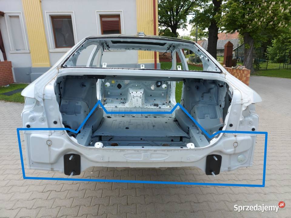 BMW 5 G60 530E xdrive Pas tył podłoga wanna sprzedam