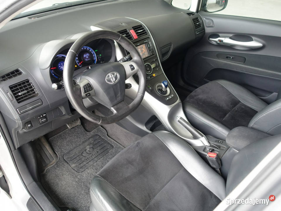 Toyota Auris 18 HybrydaKsenonPółskóryKamera podgrzewane fotele Lublin sprzedam