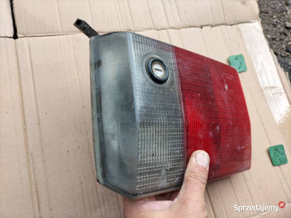 AUDI 80 B3 B4 KOMBI ZAMEK LAMPA TYŁ TYLNA PRAWA Kamień-Kolonia sprzedam