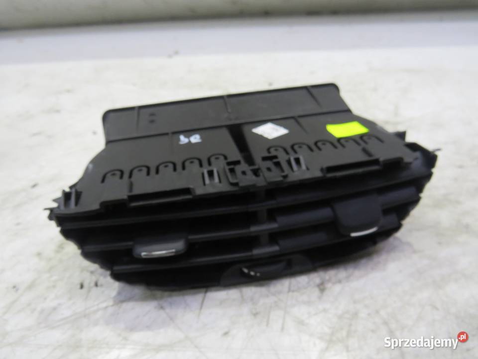 KRATKA NAWIEWU ŚRODKOWA PEUGEOT 2008 Motoryzacja