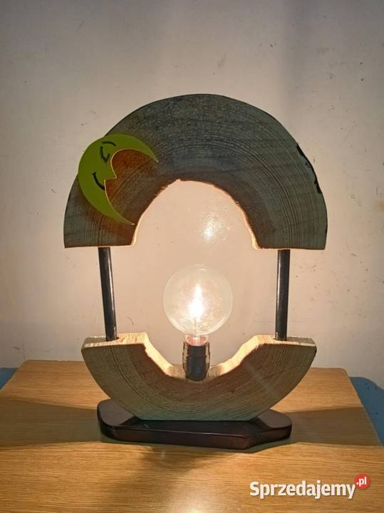 Drewniana lampka