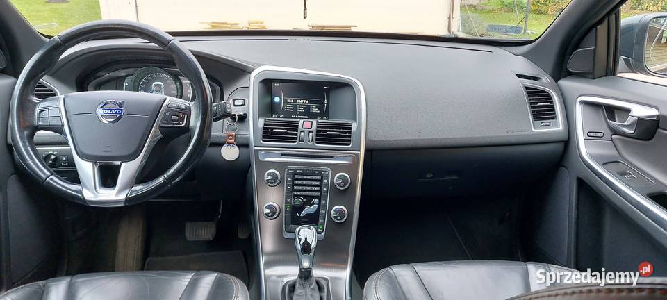 sprzedam prywatne Volvo XC60 z 2014 roku