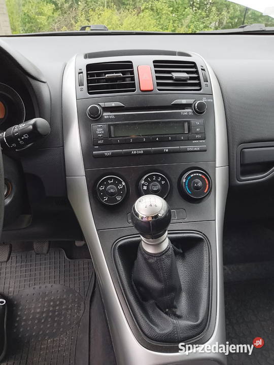 Toyota Auris 133 rocznik 2013 gaz Unin-Kolonia