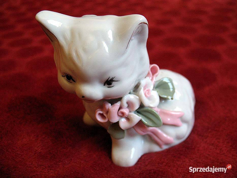 Kot koteczka z kwiatkami stara figurka porcelana Siedlce