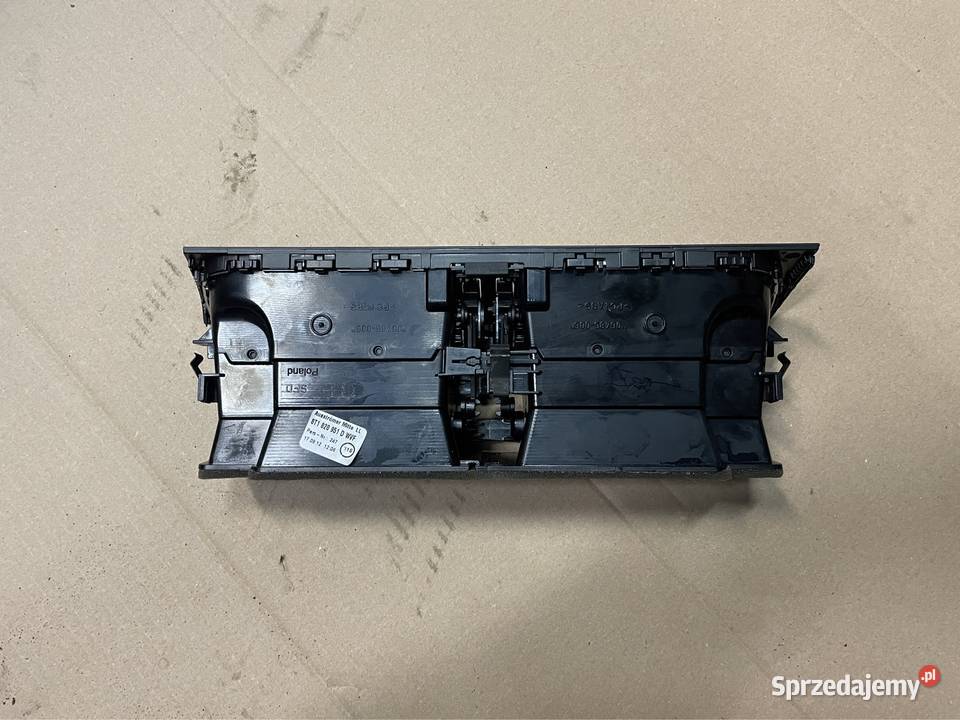 Kratka nawiewu konsoli 8T1820951D audi a5 8T a4 Szczecin