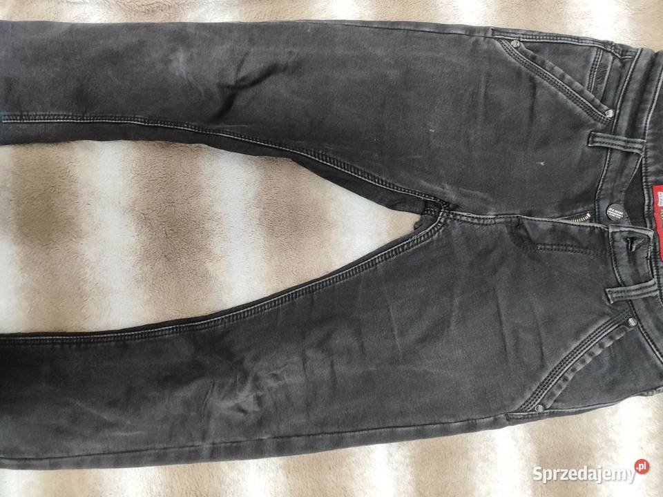 Zestaw ubrań męskich XSSM 8 sztuk Tshirty jeansy Rozmiar M Zwierzyniec