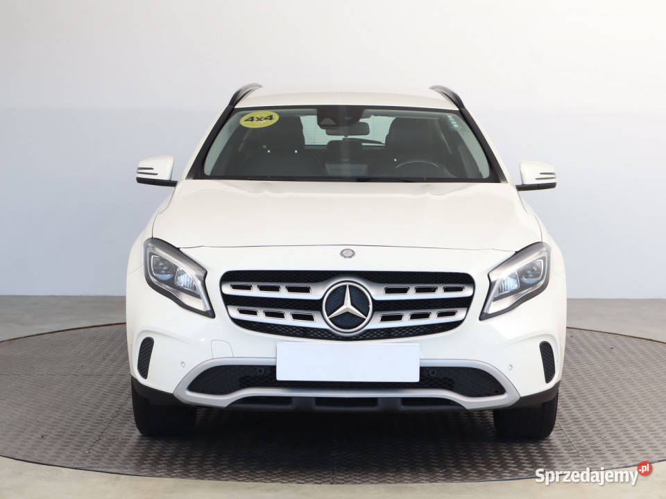 Mercedes GLA GLA 220 4MATIC światła przeciwmgielne Mercedes-Benz