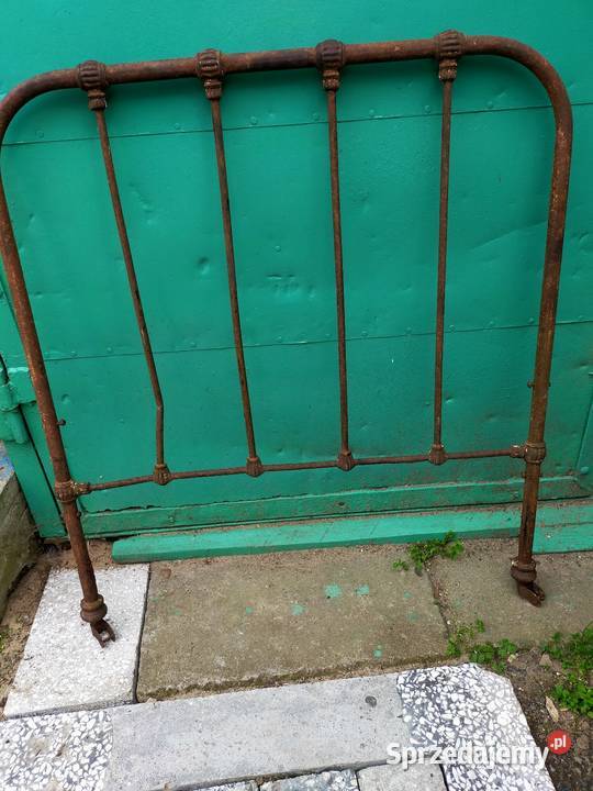 Przedwojenne żeliwne zagłówki do łóżka sprzedam