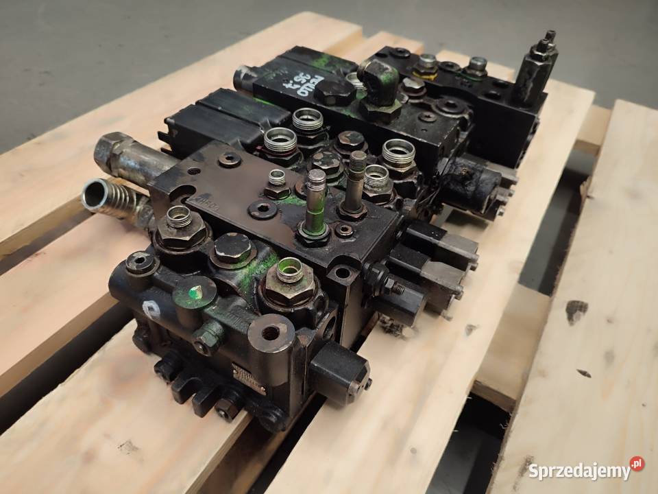 Rozdzielacz hydrauliczny R930055009 Merlo P357
