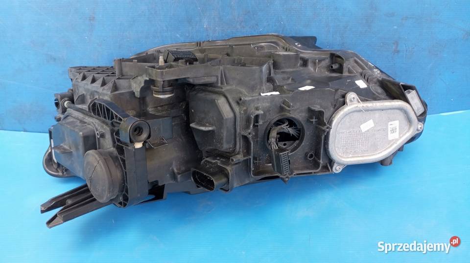 LAMPA REFLEKTOR PRAWY PRZÓD EU 3G1941082C VW Nowy Tomyśl