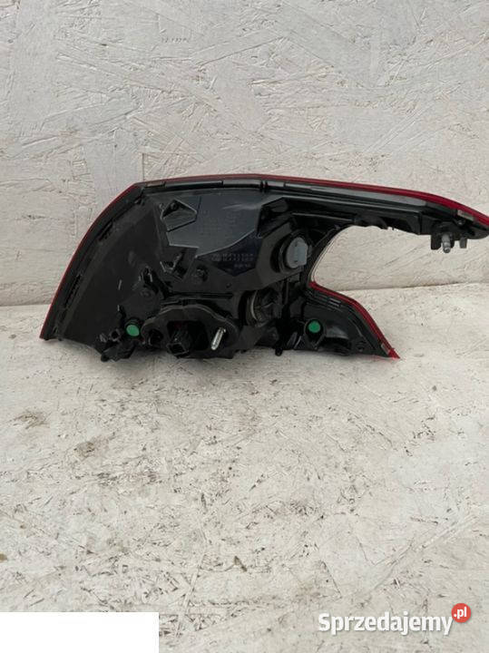 Peugeot 308 kombi lift lampa tył lewa kombi Części samochodowe