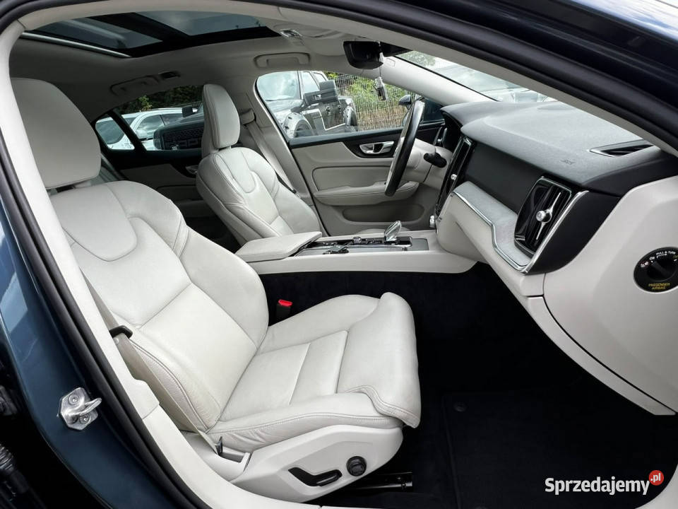 Volvo S60 B4 Salon Panorama Dach Pierwszy 4/5