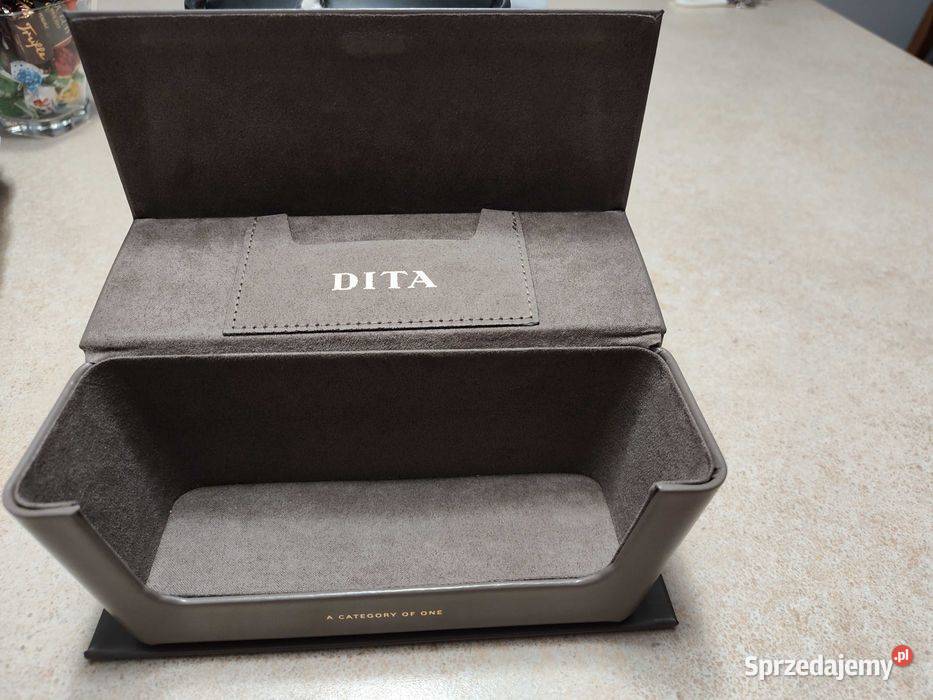 Futerał na okulary Dita sprzedam