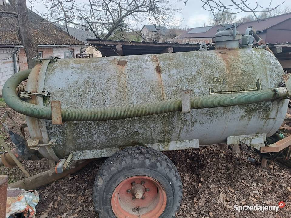 Beczka na podwoziu uszkodzony Beczkowozy Smoryń