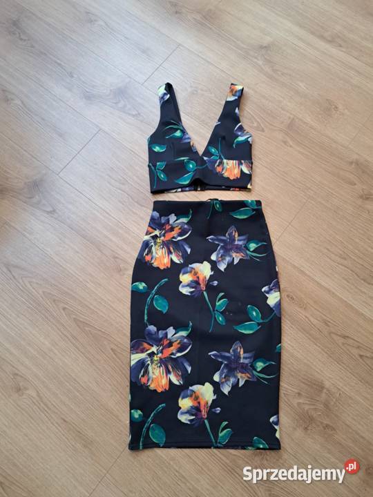 Dwuczęściowy komplet Missguided kwiatowy hit Trąbki Wielkie sprzedam
