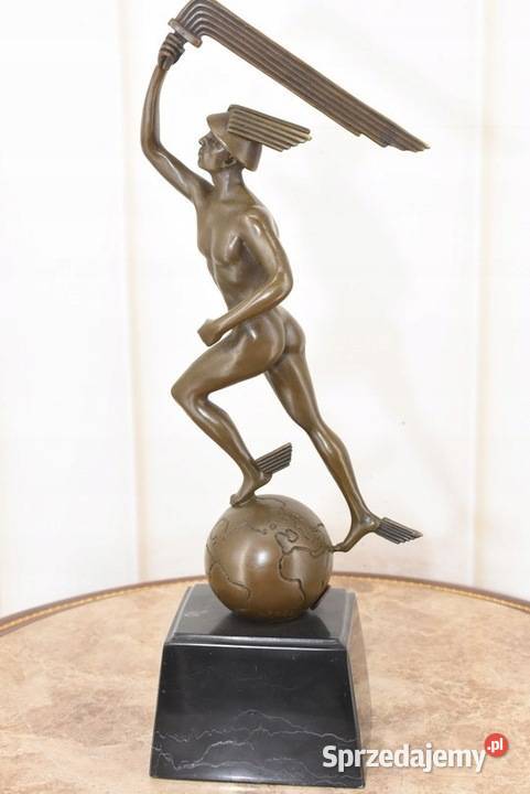 Hermes z Mieczem na Kuli Ziemskiej Figura z małopolskie Kraków