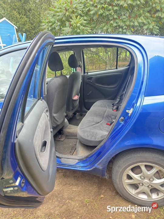 Toyota Yaris Międzyleś