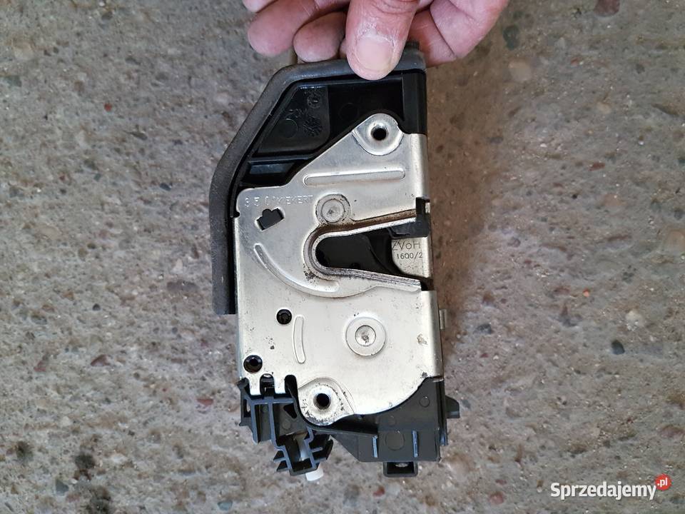 BMW 1 BMW 3 E87 LCI E90 LCI ZAMEK DRZWI LEWY Turek