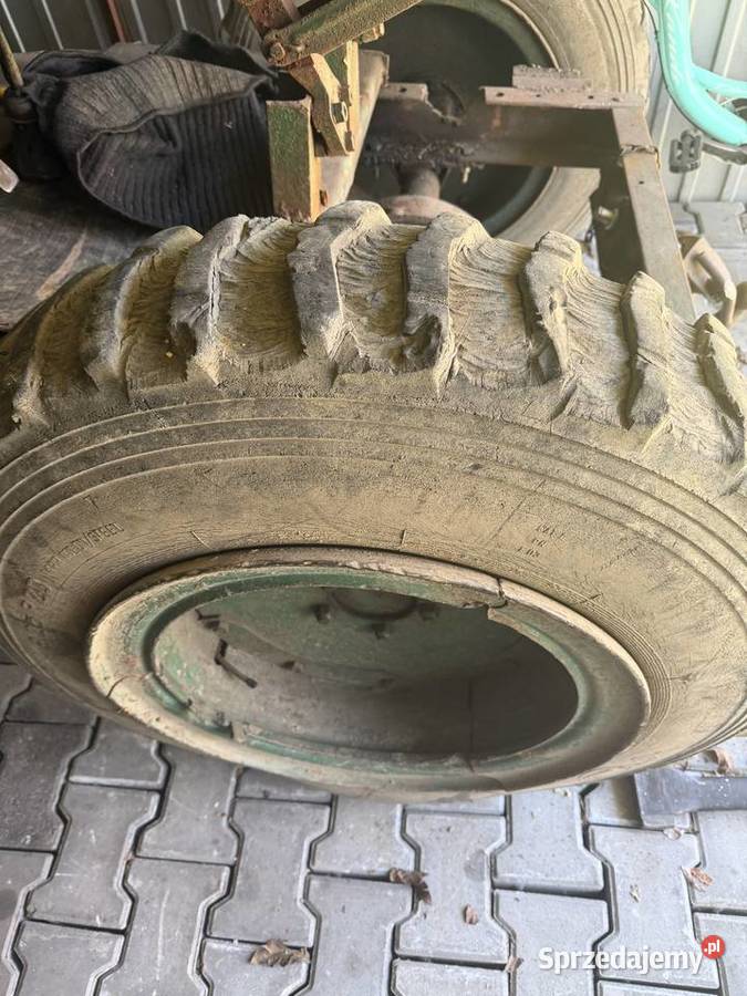 Traktor sam Drogobycza