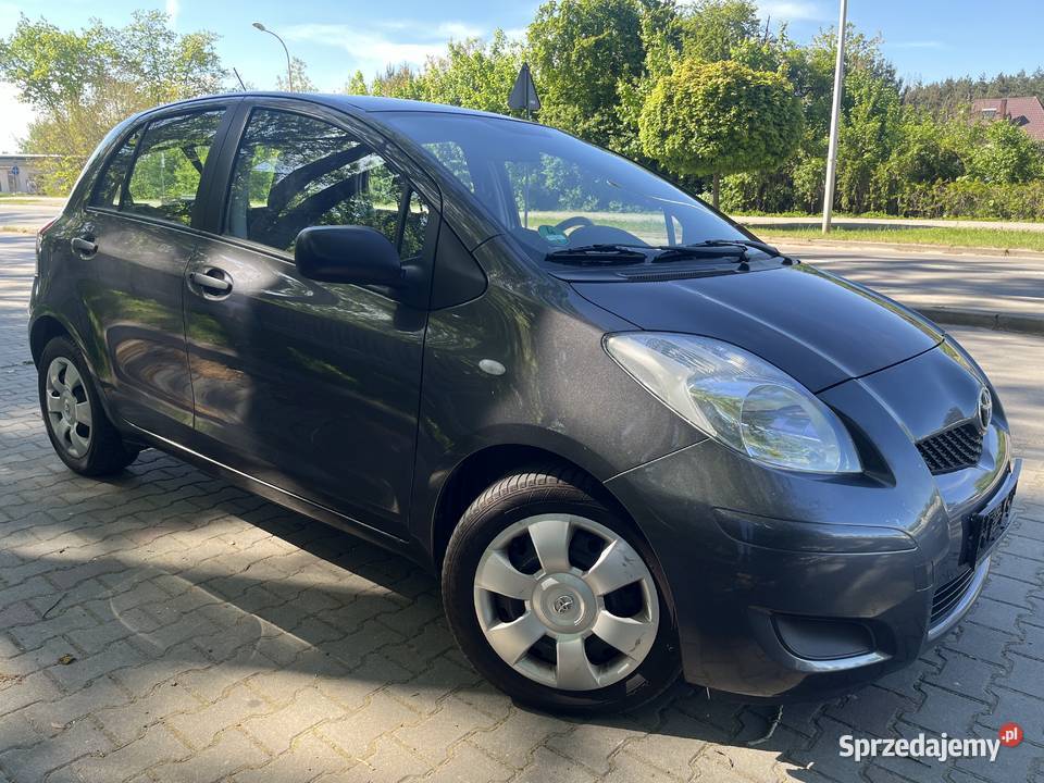 TOYOTA YARIS 2009 13 BENZYNA Ostrowiec Świętokrzyski