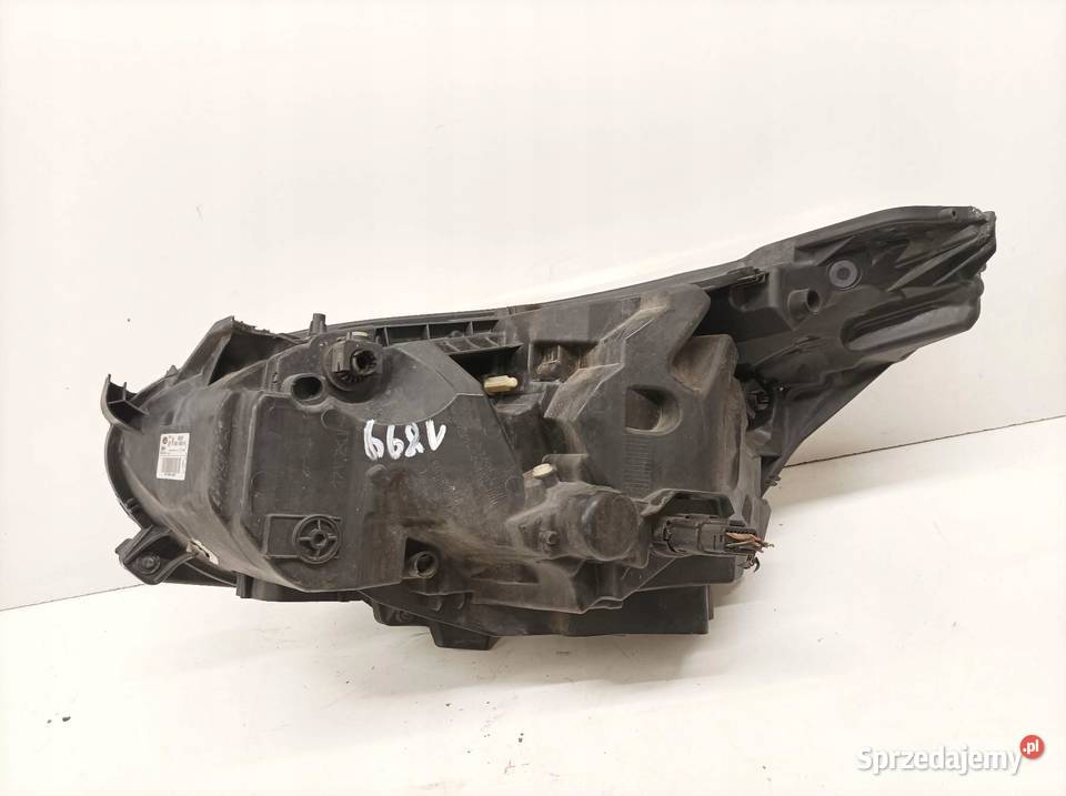 LAMPA PRZÓD PRAWA EUROPA LED LEKKO USZKODZONA świętokrzyskie