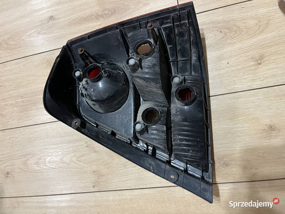 Lampa lewa tył Kia Sorento 1 Lipsko