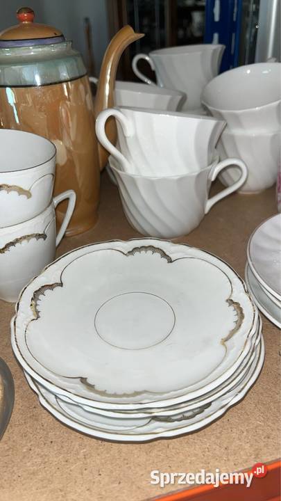 Filiżanka secesja z 1880 1918 Biała ze złotem sprzedam