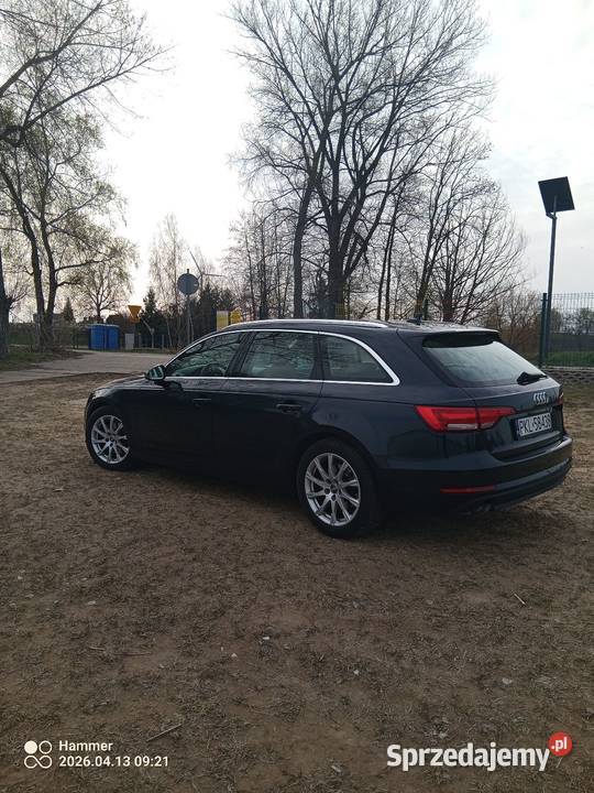 Audi a4b9 granatowy