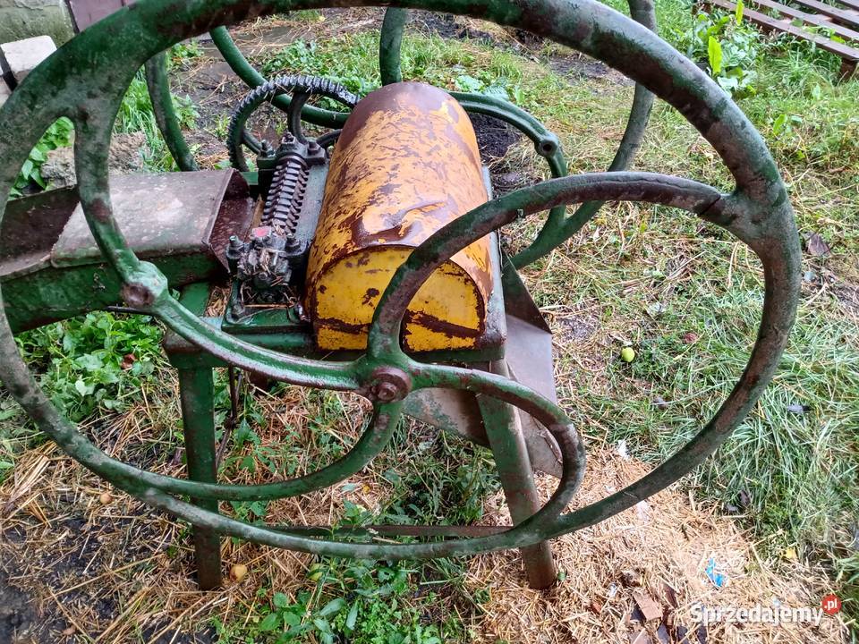 Sieczkarnia Bębnowa H145 1977 podkarpackie Wólka Pełkińska