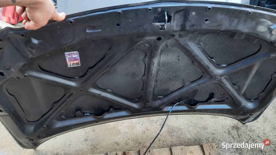 maska Toyota Avensis t25 czarna 0308r osobowe Dębno