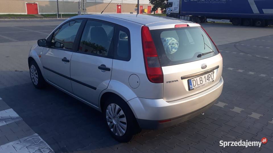 FORD fiesta mk5 125 benzyna srebrny Lubań