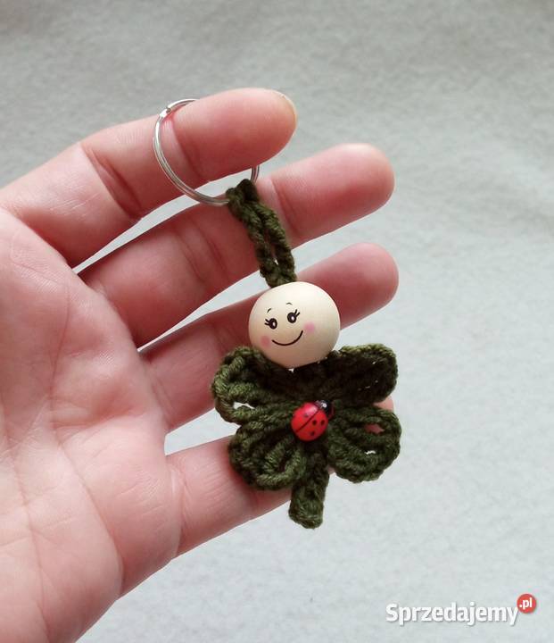 Koniczynki wykonane na szydełku breloki Łask