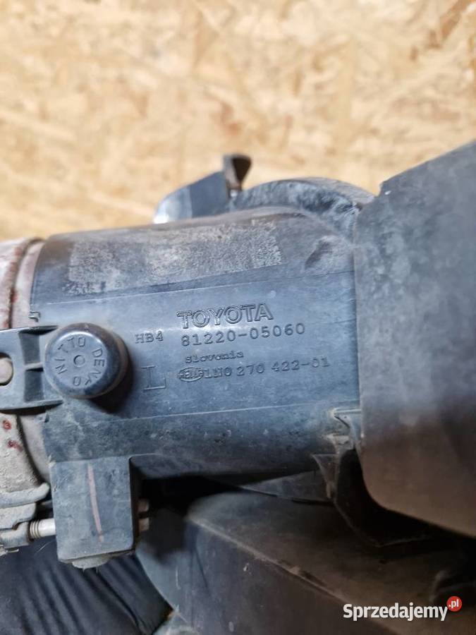 Toyota avensis T25 przedlift halogen lewy przód Złotoryja