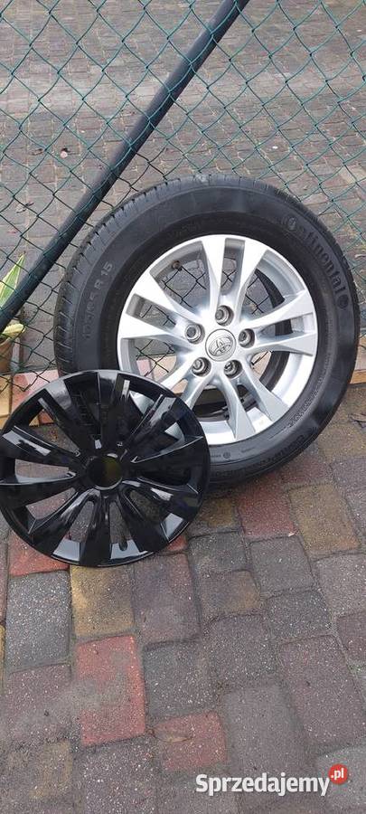 Toyota auris kombi 2015 z niskim przebiegiem 1598cm3