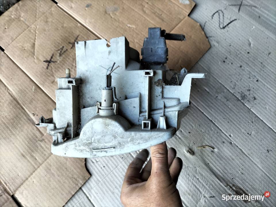 TWINGO LAMPA PRZÓD PRZEDNIA PRAWA lampy przednie Kamień-Kolonia sprzedam