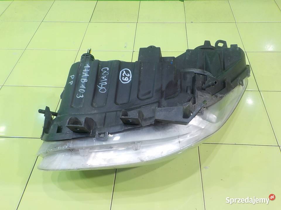 OPEL COMBO D 13 CDTI 14r VAN L1H1 lampa prawa osobowe Suków